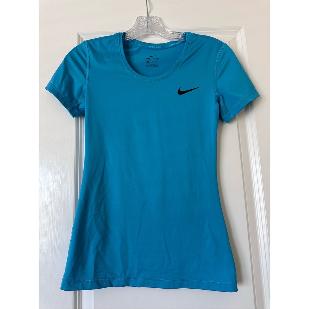 EUC Nike Dri Fit T